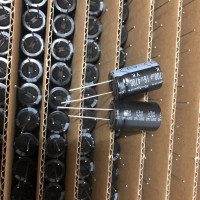 2023 Япония 4700 мкФ 16 В RUBYCON YK Серия 16x25 мм 16V470 0 мкФ Алюминиевый электролитический конденсатор