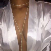 Ожерелье со стразами "Галстук". Цепочка на шею женская цвета золото со вставками из блестящих страз.