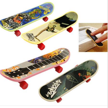 1PC Kids Children Fingerboard Skate Boarding Toys Children Gifts Party Favor Toy Mini Finger Board