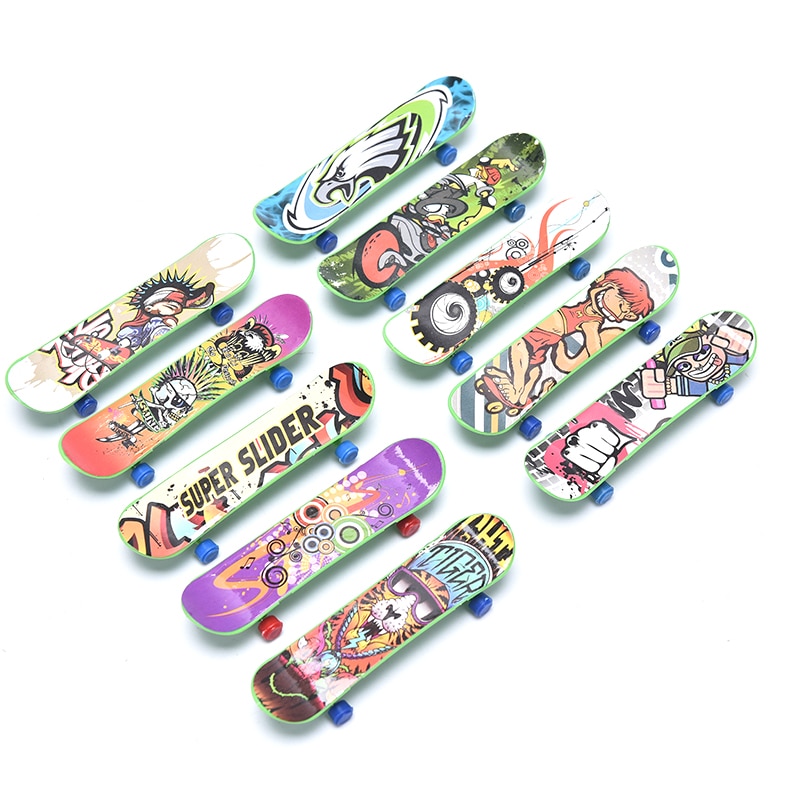 1Pc Mini Finger Skateboard Plastic Finger Skate Scooter Boys Mini Skateboard Toy Random Style 9.5cm*2.4cm