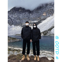 戶外爬山穿搭搭配衝鋒衣的褲子女純黑色情侶運動褲美式徒步登山褲