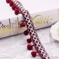 Кружевная лента с бахромой