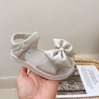 Новинка 2023, детская удобная обувь в Корейском стиле, сандалии с мягкой подошвой и бантом для принцессы, летние романтичные ощущения