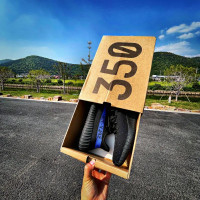 剛出爐的350新配色！黑藍高級配色男女運動鞋 爆米花大底休閒鞋