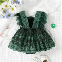Детское кружевное платье-комбинезон с перьями и кисточками на рукавах