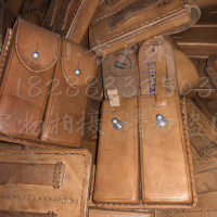 六十年代庫存雙包牛皮盒 頭層牛皮 尺寸高10cm長8.5cm厚3c皮盒