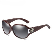 Женские поляризованные солнцезащитные очки UV400 в стиле ретро, оправа в виде бабочки с бриллиантами, модная одежда, солнцезащитные очки для путешествий, женские солнцезащитные очки