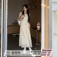 橘子樹在哪兒法式排扣吊帶洋裝女夏季收腰顯瘦長版蕾絲鏤空裙子