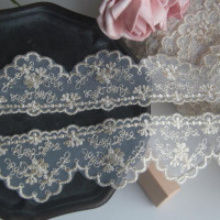 1 Флейта: 5 см золотая нить для вышивания, кружева с волнистыми краями в виде листьев, маленькие цветочные кружева для одежды, швейное украшение (искусственное)