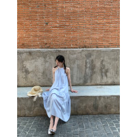 YUYUREAL-海島來信 藍色無袖掛頸露肩洋裝女夏季氣質寬鬆長裙