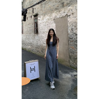 紅人館吊帶洋裝女夏季2023新款垂墜感無袖法式長裙顯瘦碎花裙子