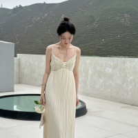 zisi恣肆 櫥窗繆斯 水滴胸杯壓褶復古氣質小眾設計高級感長洋裝