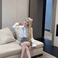 2023春秋新款氣質長袖短版襯衫甜辣少女字母刺繡手工珠片鑲嵌水鑽