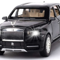 Металлическая машинка игрушка 1:24 Rolls-Royce Cullinan (Роллс-Ройс Куллинан) 20 см, инерционная, коллекционная, свет, звук, черный