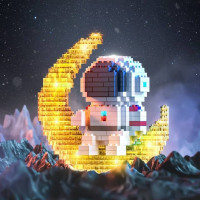 Конструктор светящийся Космонавт на луне