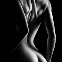 Абстрактная Сексуальная женская боди-арт холст живопись Черно-белая Обнаженная женщина Плакаты Hd печать Настенная картина для украшения спальни