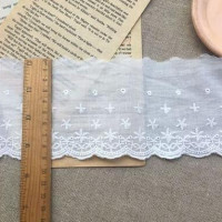 Хлопковая вышитая кружевная ткань с белыми цветами