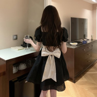 胖mm法式露背蝴蝶結洋裝女設計感泡泡袖大尺碼裙子黑色顯瘦短裙夏