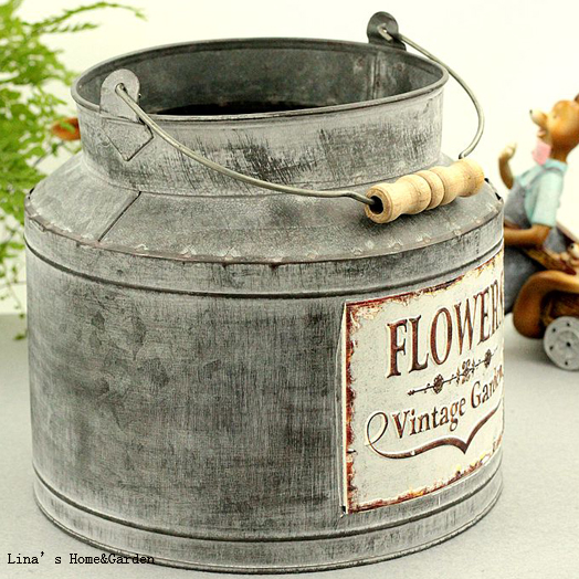 Vintage Garden Handcrafted Metal Zinc Vintage Retro Gray Flower Planter Jug with Wood Handle (2)