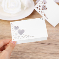 50 шт., бумажные белые элегантные настольные карточки с сердечками, полые настольные карточки с именами, карточки для мест, свадебных гостей, банкевечерние вечеринок
